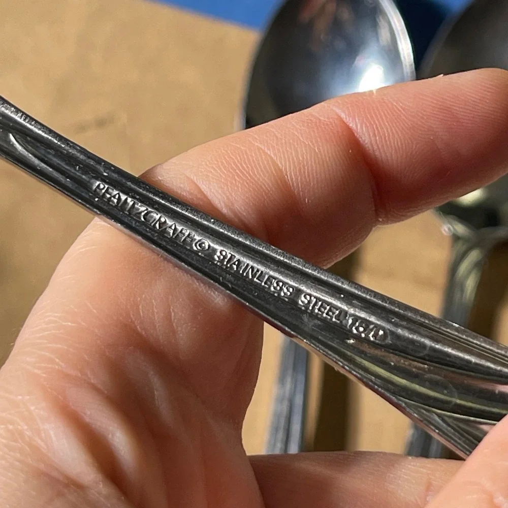 Pfaltzgraff Stainless Steel Teaspoons Lot of 7 Classic Curved Pattern